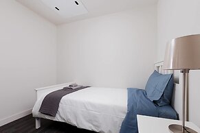 Modern Bright Townhome in Richmond