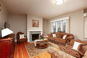 Vancouver Shaughnessy Cozy Heritage House