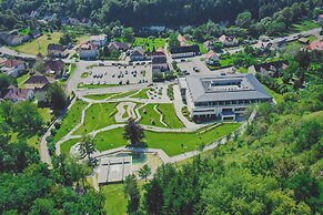 NUHR Medical - Hotel & Restaurant