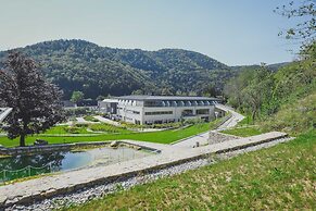 NUHR Medical - Hotel & Restaurant
