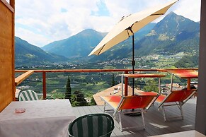 Schenna Garni Eden Bed & Breakfast