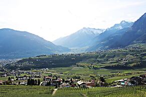 Schenna Garni Eden Bed & Breakfast