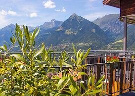 Schenna Garni Eden Bed & Breakfast