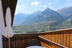 Schenna Garni Eden Bed & Breakfast