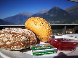 Schenna Garni Eden Bed & Breakfast