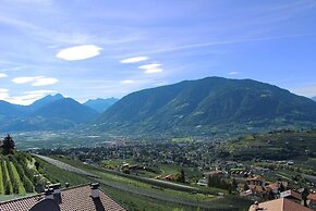 Schenna Garni Eden Bed & Breakfast