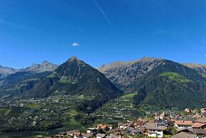 Schenna Garni Eden Bed & Breakfast