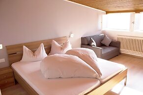 Schenna Garni Eden Bed & Breakfast