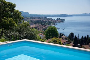 Luxury Italian Lakes Villa With Private Pool, Gym, Bbq, Wifi, Lake Vie