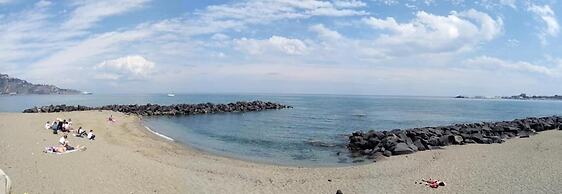 Homstel Beach - Taormina Hostel