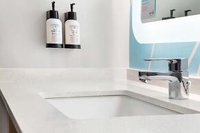 avid hotel Tulsa South - Medical District by IHG