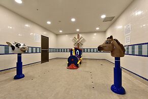 Staybridge Suites Waterloo - St. Jacobs Area by IHG