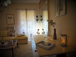 Urban Cosy Flat Near Tram, Metro & Acropolis