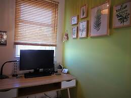 Urban Cosy Flat Near Tram, Metro & Acropolis