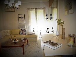Urban Cosy Flat Near Tram, Metro & Acropolis