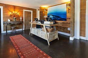 Shelter Harbor Inn