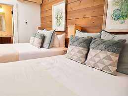 Shelter Harbor Inn