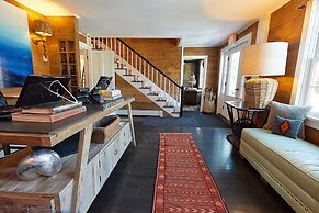 Shelter Harbor Inn