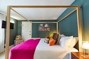 Shelter Harbor Inn