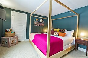 Shelter Harbor Inn