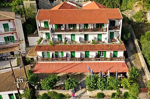 Bastas Hotel & Studios