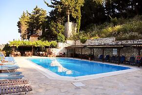 Bastas Hotel & Studios