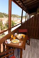 Bastas Hotel & Studios