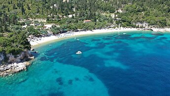 Bastas Hotel & Studios