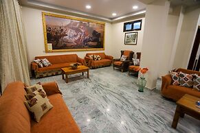 Bastas Hotel & Studios