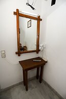 Bastas Hotel & Studios