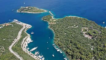 Bastas Hotel & Studios