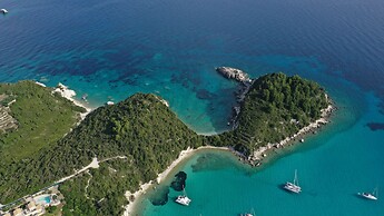 Bastas Hotel & Studios