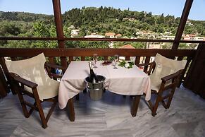 Bastas Hotel & Studios