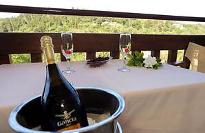 Bastas Hotel & Studios