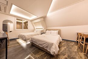 Ballantine Business Hotel