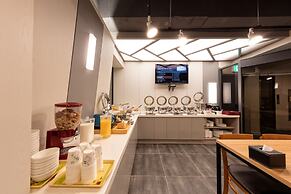 Ballantine Business Hotel