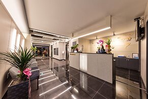 Ballantine Business Hotel