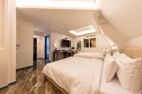 Ballantine Business Hotel