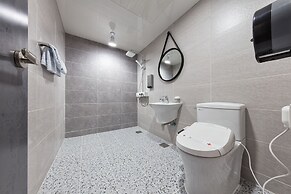 Ballantine Business Hotel