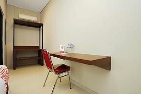 Super OYO Capital O 449 The Colins