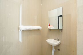 Super OYO Capital O 449 The Colins