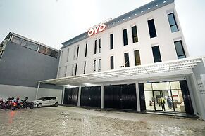 Super OYO Capital O 449 The Colins