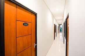 Super OYO Capital O 449 The Colins