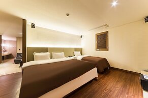 Uijeongbu La Tree Hotel