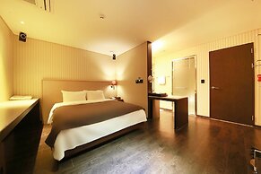 Uijeongbu La Tree Hotel