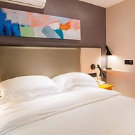 Vyluk Hotel Zhuhai Gongbei