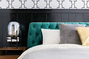 Locals Boutique Apartment Qianshan No.7