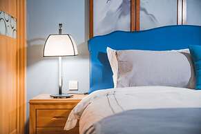 Locals Boutique Apartment Qianshan No.8