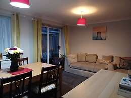 Huku Kwetu - Fieldfare Green