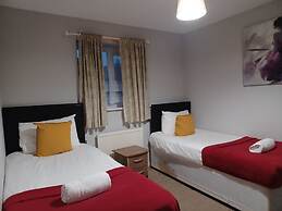 Huku Kwetu - Fieldfare Green